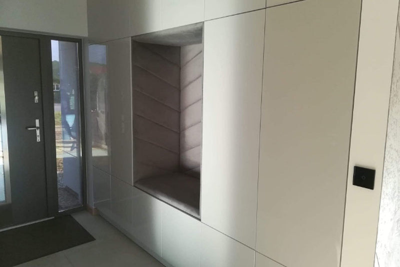 Zabudowa korytarza <-